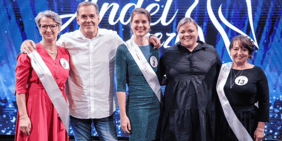 Anděl mezi zdravotníky oslavoval hrdiny v bílých pláštích - titulní obrázek