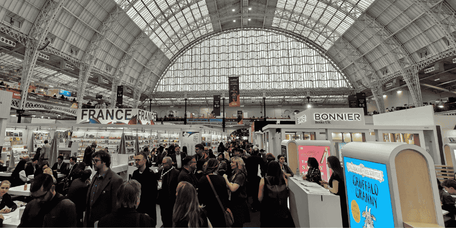 Knižní veletrh v Londýně – den druhý: Vesmírníček v arabštině a maraton schůzek - titulní obrázek