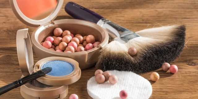 Používala vaše prababička make-up? Face Paint představí historii líčení a módní ikony - titulní obrázek