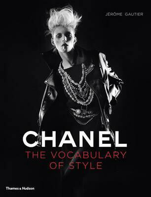 Kniha Chanel: The Vocabulary of Style