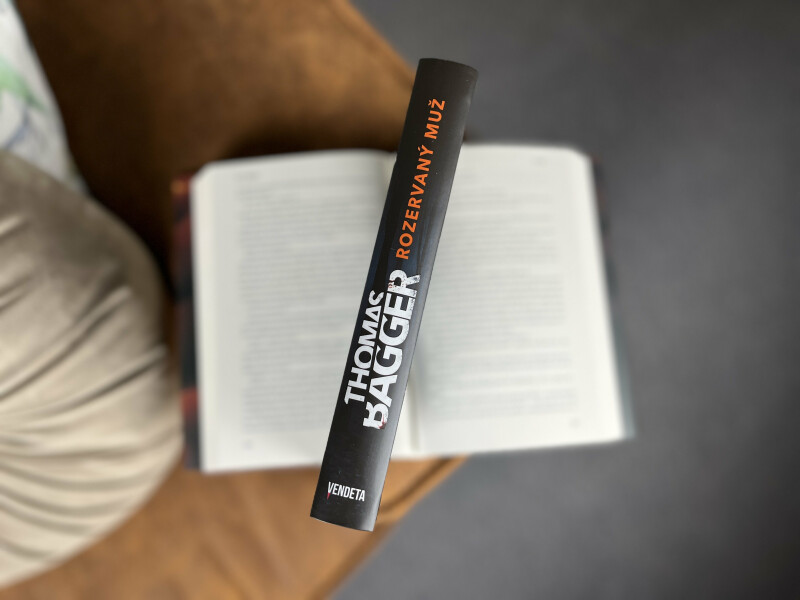 Rozervaný muž - Thomas Bagger (obrázek 4)