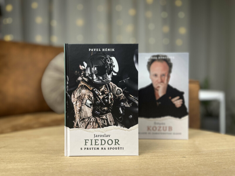 Jaroslav Fiedor: S prstem na spoušti - Pavel Hénik, Jaroslav Fiedor (obrázek 3)