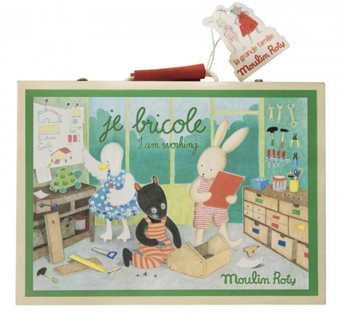 Dřevěný kufřík s nářadím