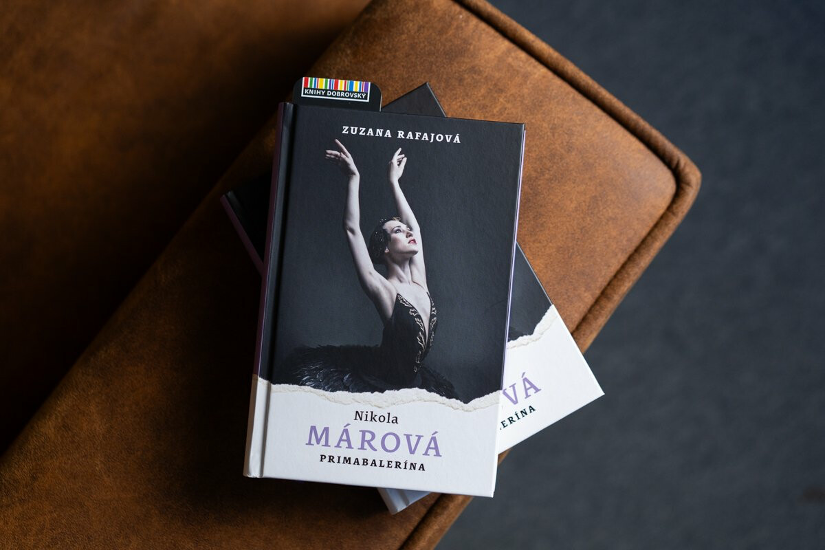 Nikola Márová: Primabalerína - Zuzana Rafajová, Nikola Márová (obrázek 3)
