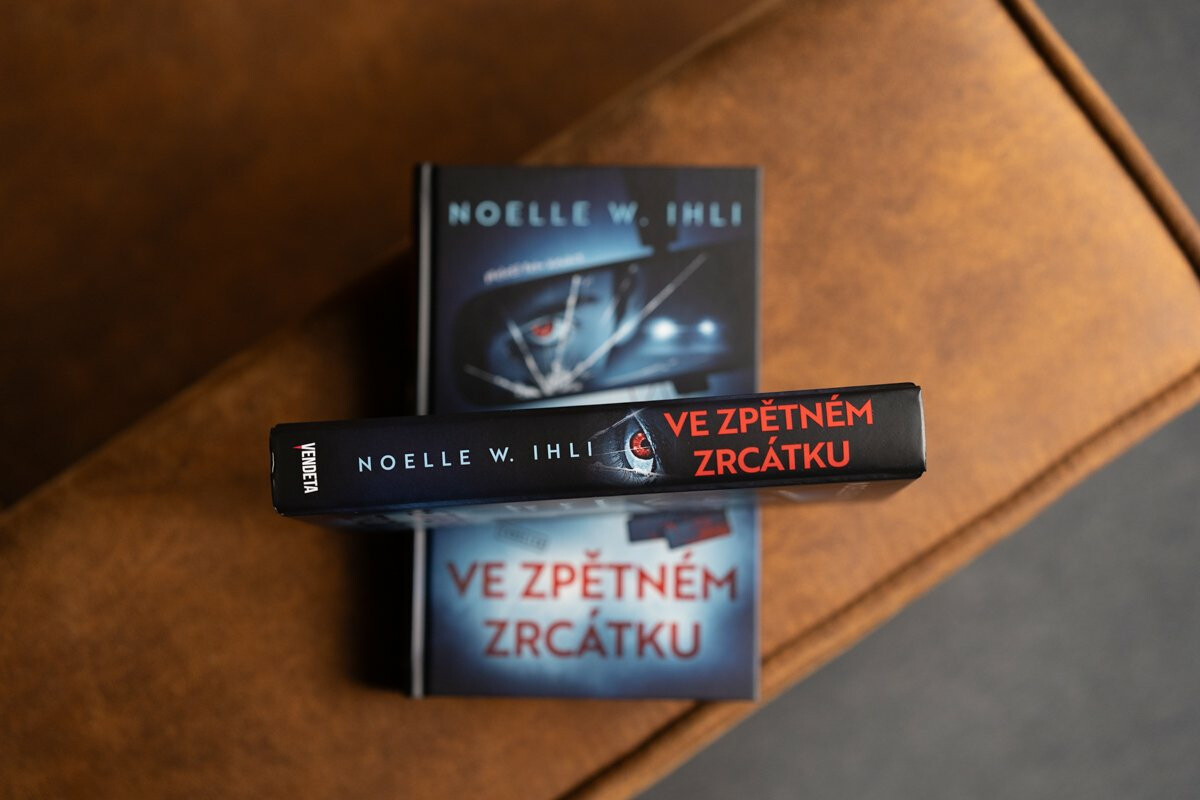 Ve zpětném zrcátku – Noelle W. Ihli