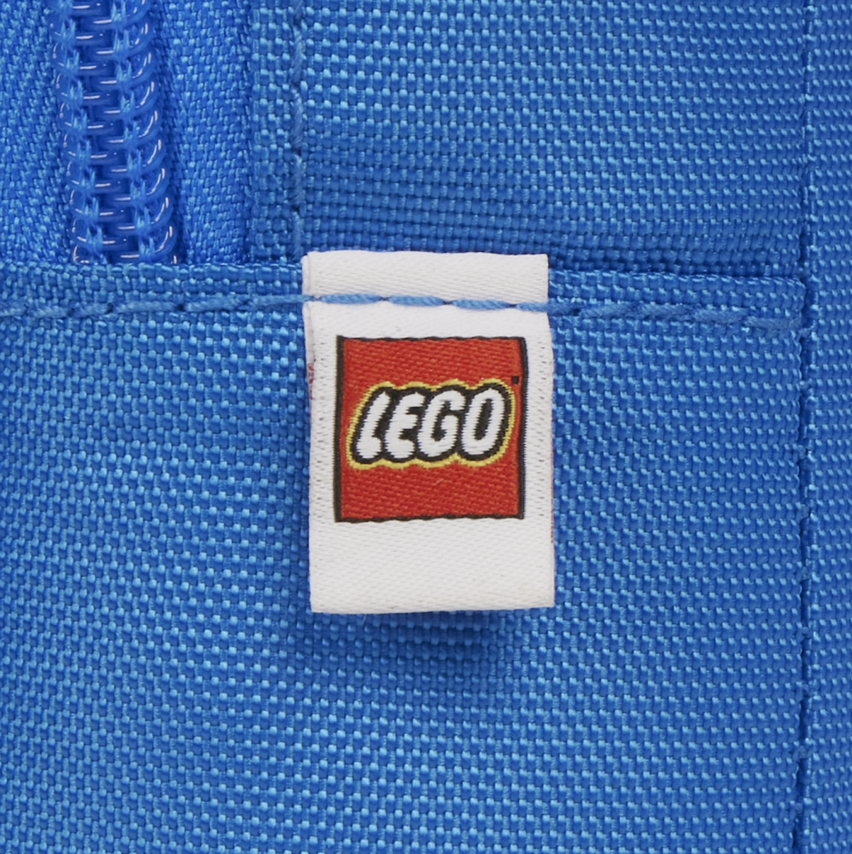 LEGO Signature Brick 1x2 Sling Bag - světle modrý (obrázek 6)