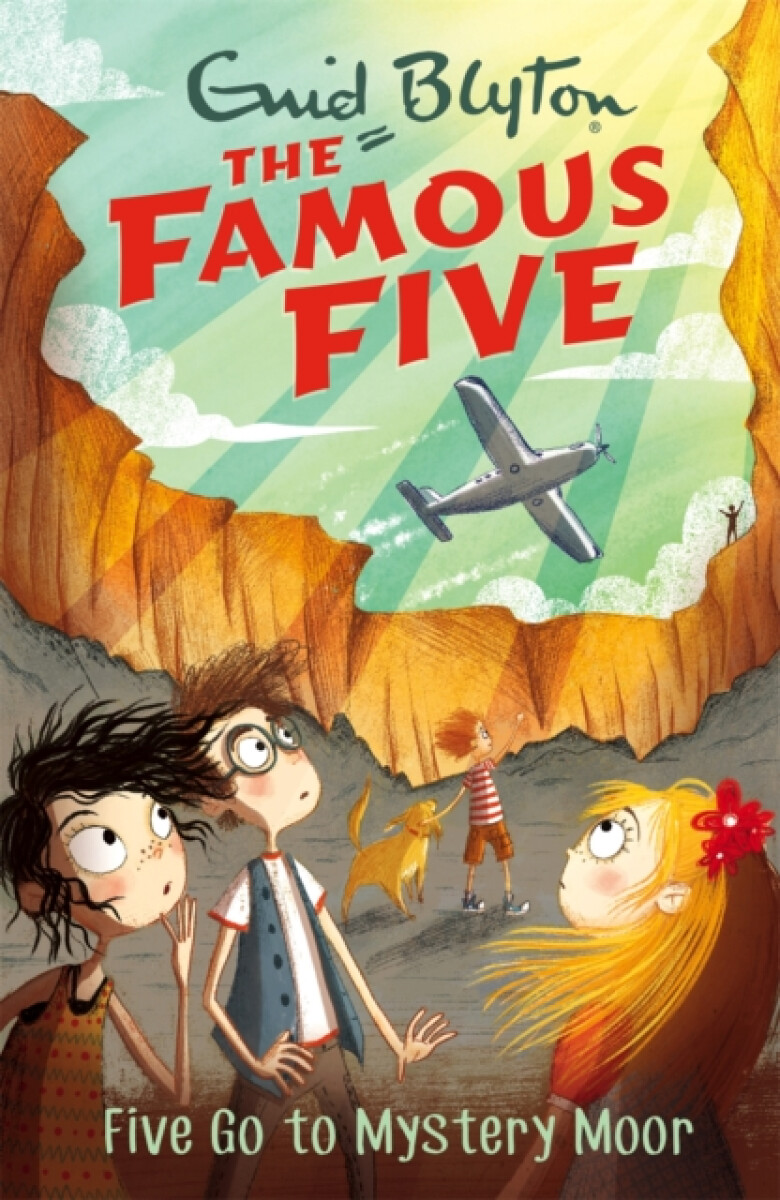 Kniha Famous Five: Five Go To Mystery Moor