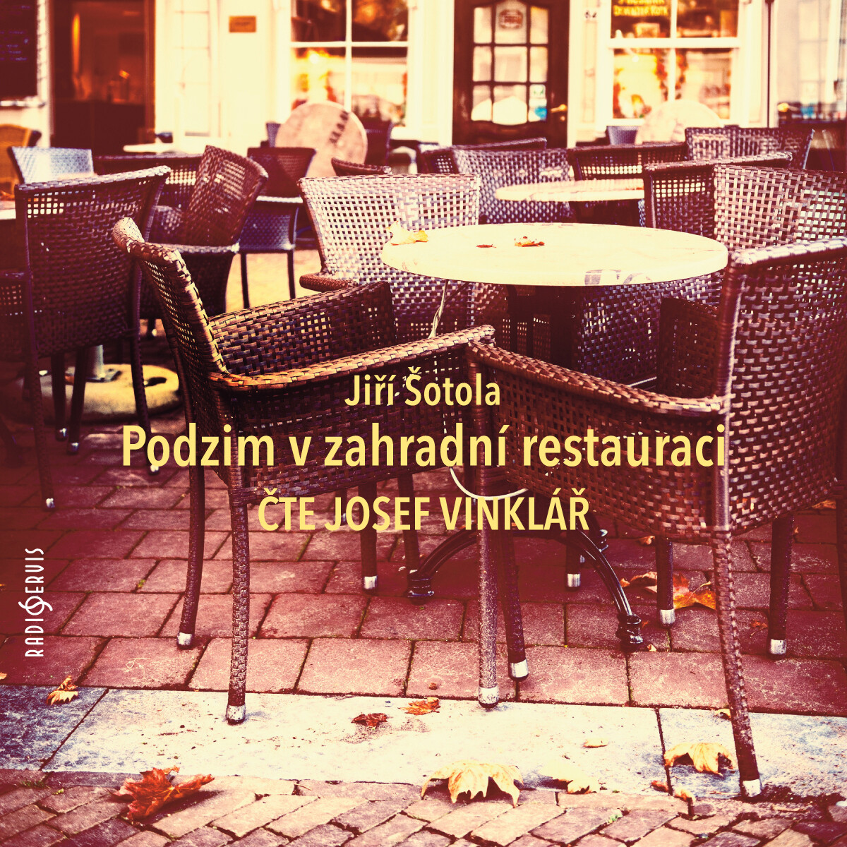Podzim v zahradní restauraci - Jiří Šotola