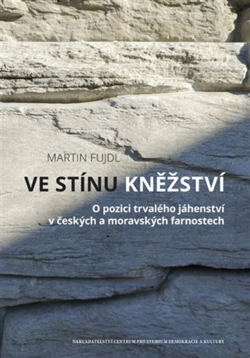 Kniha Ve stínu kněžství