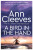 A Bird in the Hand - Ann Cleevesová