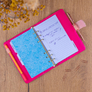 NOTIQUE Refill – Týdenní kroužkový diář s vyměnitelnými listy 2027, pudrově růžový, 12,5 x 19 cm