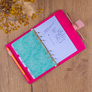 NOTIQUE Refill – Týdenní kroužkový diář s vyměnitelnými listy 2027, pudrově růžový, 12,5 x 19 cm