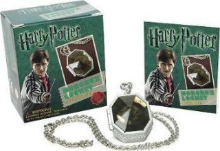Harry Potter Locket Horcrux Kit and Sticker Book - kolektiv autorů