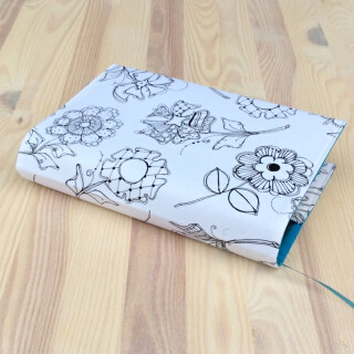 Obal na knihu Květy na bílé - Barbora Bartošová