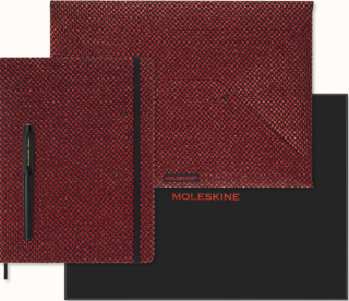 Moleskine Shine Sběratelská sada červená - zápisník XL, obálka A4 a plnící pero Kaweco - neuveden