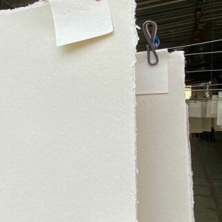 Akvarelový ruční papír Khadi 56x76cm 320g - 