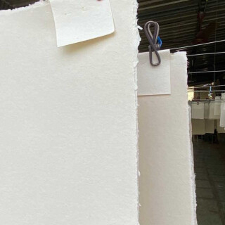 Akvarelový ruční papír Khadi 56x76cm 640g - 10ks v balení - 