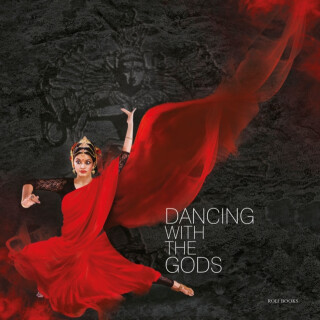 Dancing With The Gods - Monidipa Mukherjee,Sutapa Sengupta