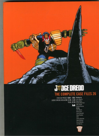 Judge Dredd: The Complete Case Files  26 - John Wagner,Mark Millar,Robbie Morrison