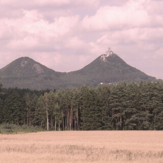 K.H.Mácha: Máj  - Karel Hynek Mácha, František Derfler, Jiří Valúšek, Erika Stárková - audiokniha