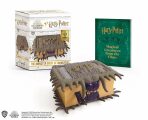 Harry Potter: The Monster Book of Monsters : It Roams and Chomps! - Donald Lemke