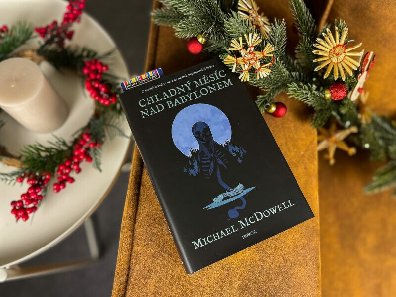 Chladný měsíc nad Babylonem-recenze