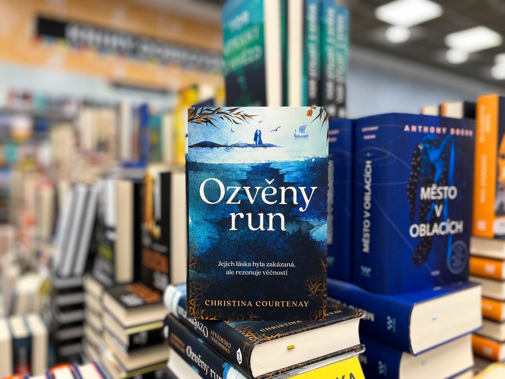 Ozvěny run recenze