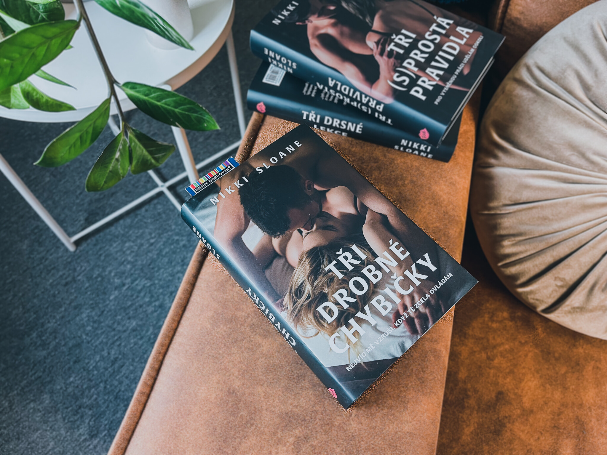 Kniha Tři drobné chybičky